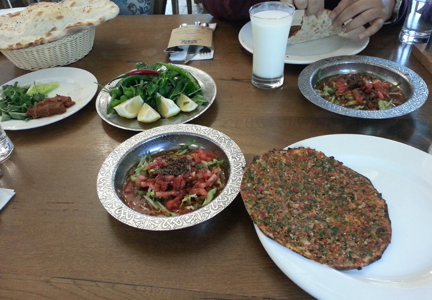 lahmacun menü